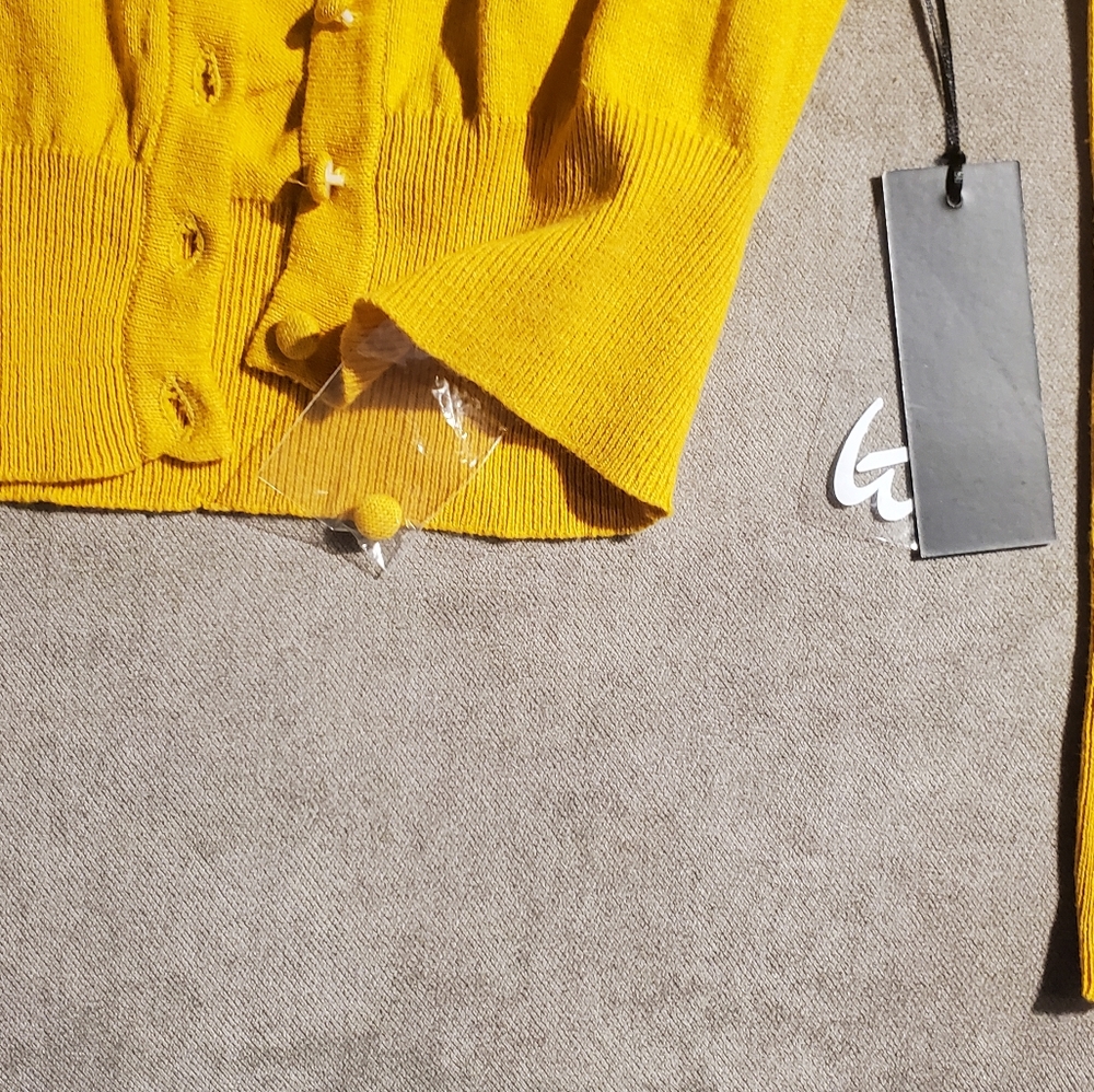 Mak B mustard cropped sweater - Picture 7 of 8